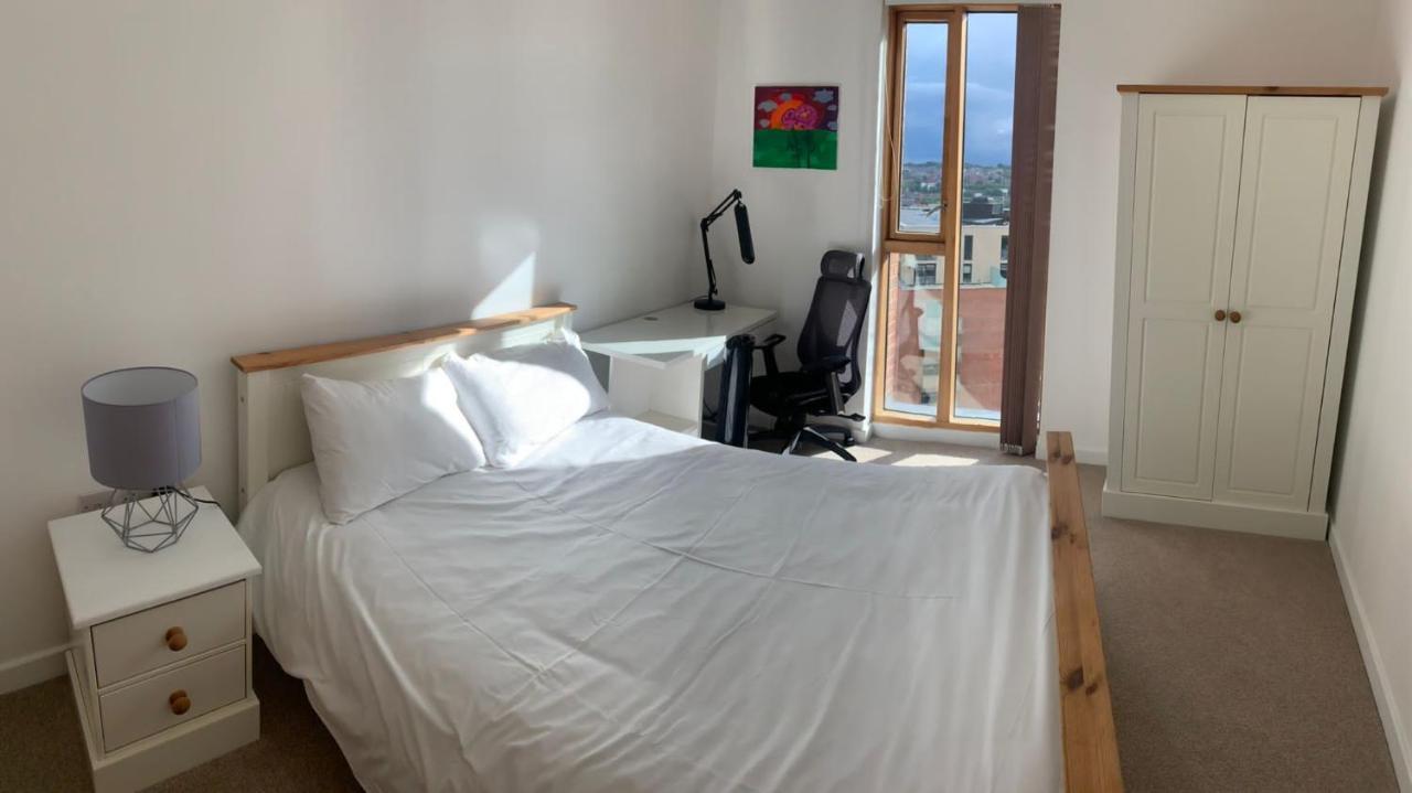 2 Bed Apartment In Granary Wharf Leeds Leeds  Exterior photo