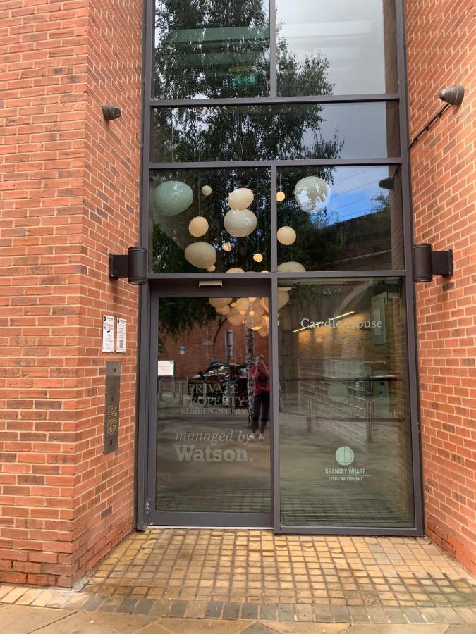 2 Bed Apartment In Granary Wharf Leeds Leeds  Exterior photo