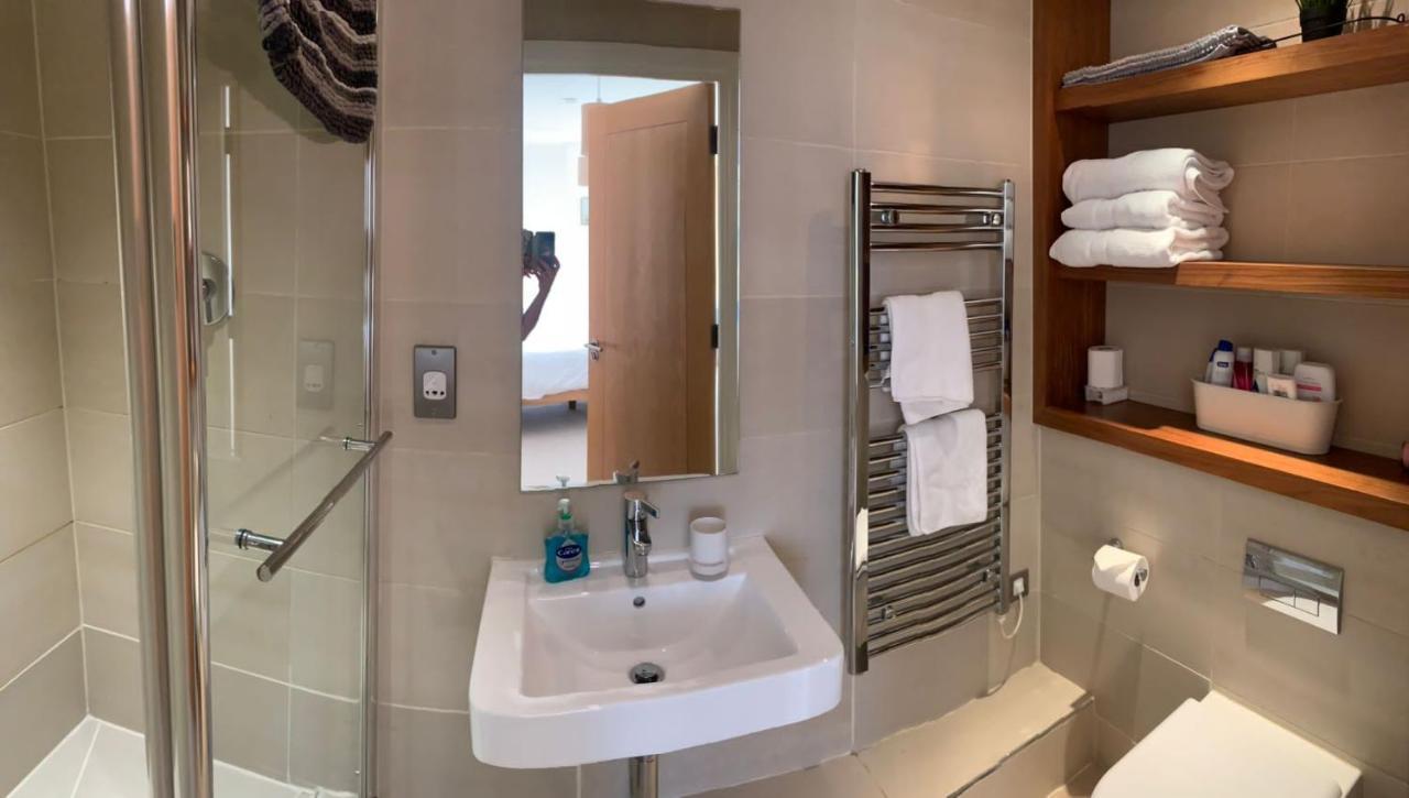 2 Bed Apartment In Granary Wharf Leeds Leeds  Exterior photo